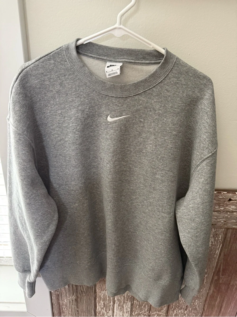 Nike Women’s Oversized Crewneck Sweatshirt Lot